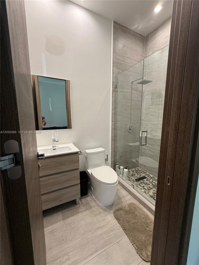 21498 Highland Lakes Blvd , Miami, FL 33179 Photo
