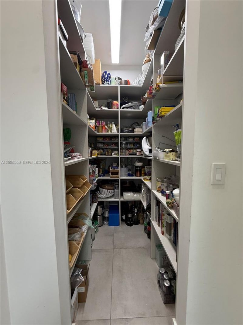 21498 Highland Lakes Blvd , Miami, FL 33179 Photo