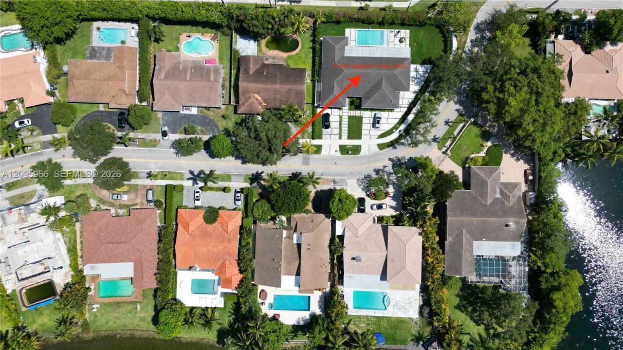 21498 Highland Lakes Blvd , Miami, FL 33179 Photo