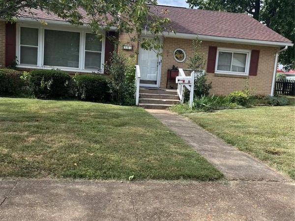 903 Moorland Street , Farmington, MO 63640