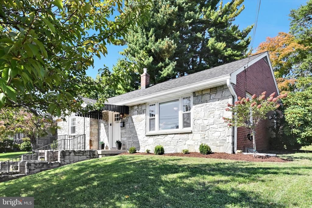 1321 MAPLE AVENUE, LANCASTER, PA 17603