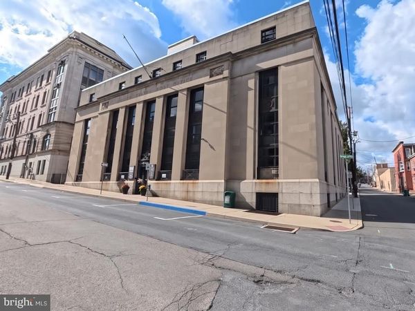 1 S 2ND STREET , POTTSVILLE, PA 17901