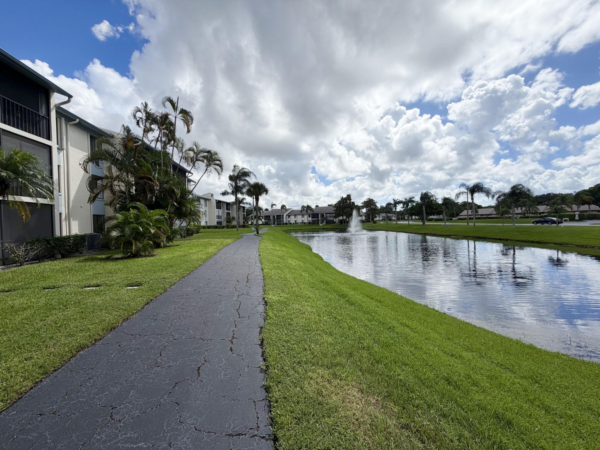 1112 Green Pine Boulevard, Unit F1, West Palm Beach, FL 33409 Photo