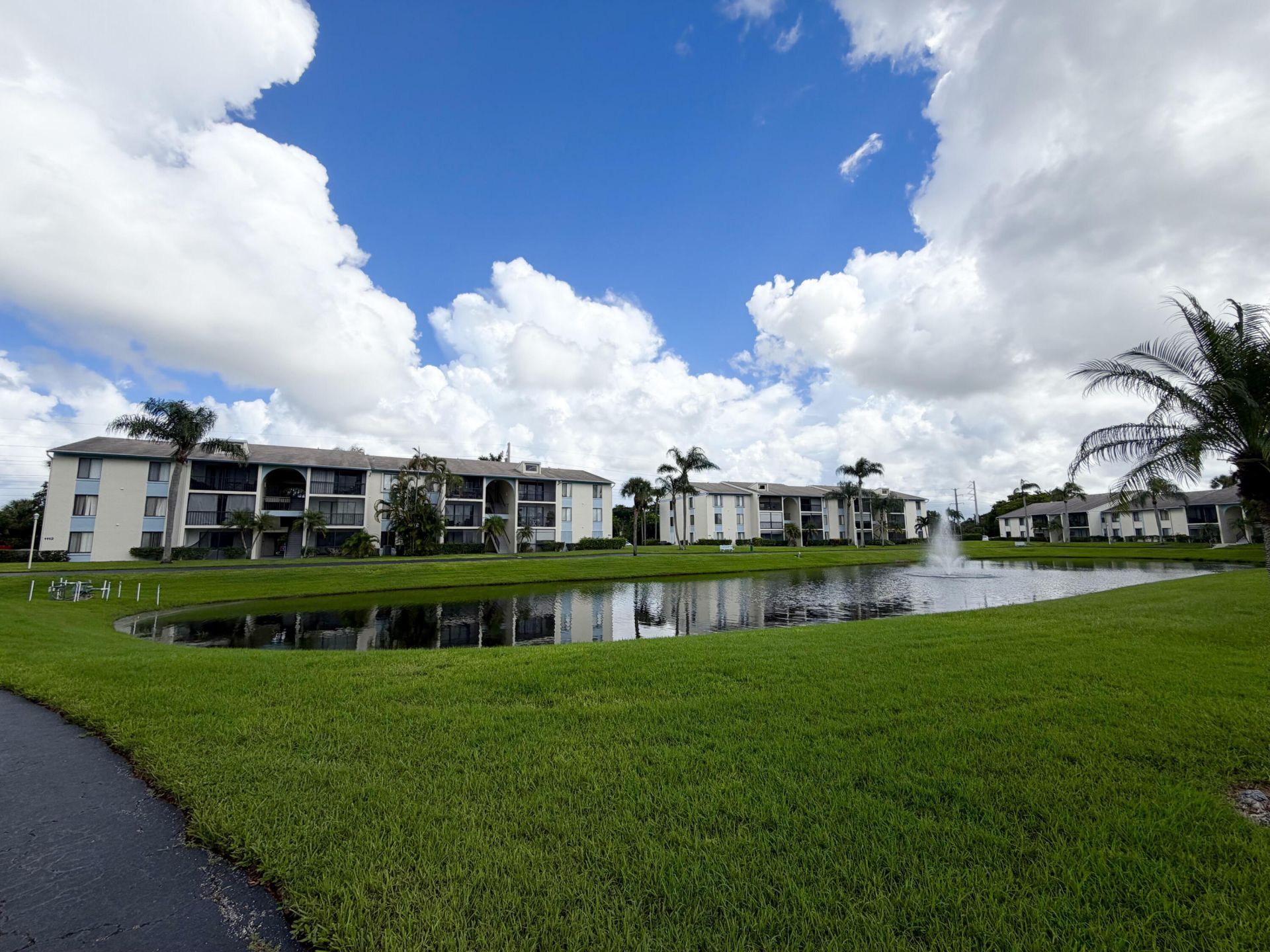 1112 Green Pine Boulevard, Unit F1, West Palm Beach, FL 33409 Photo