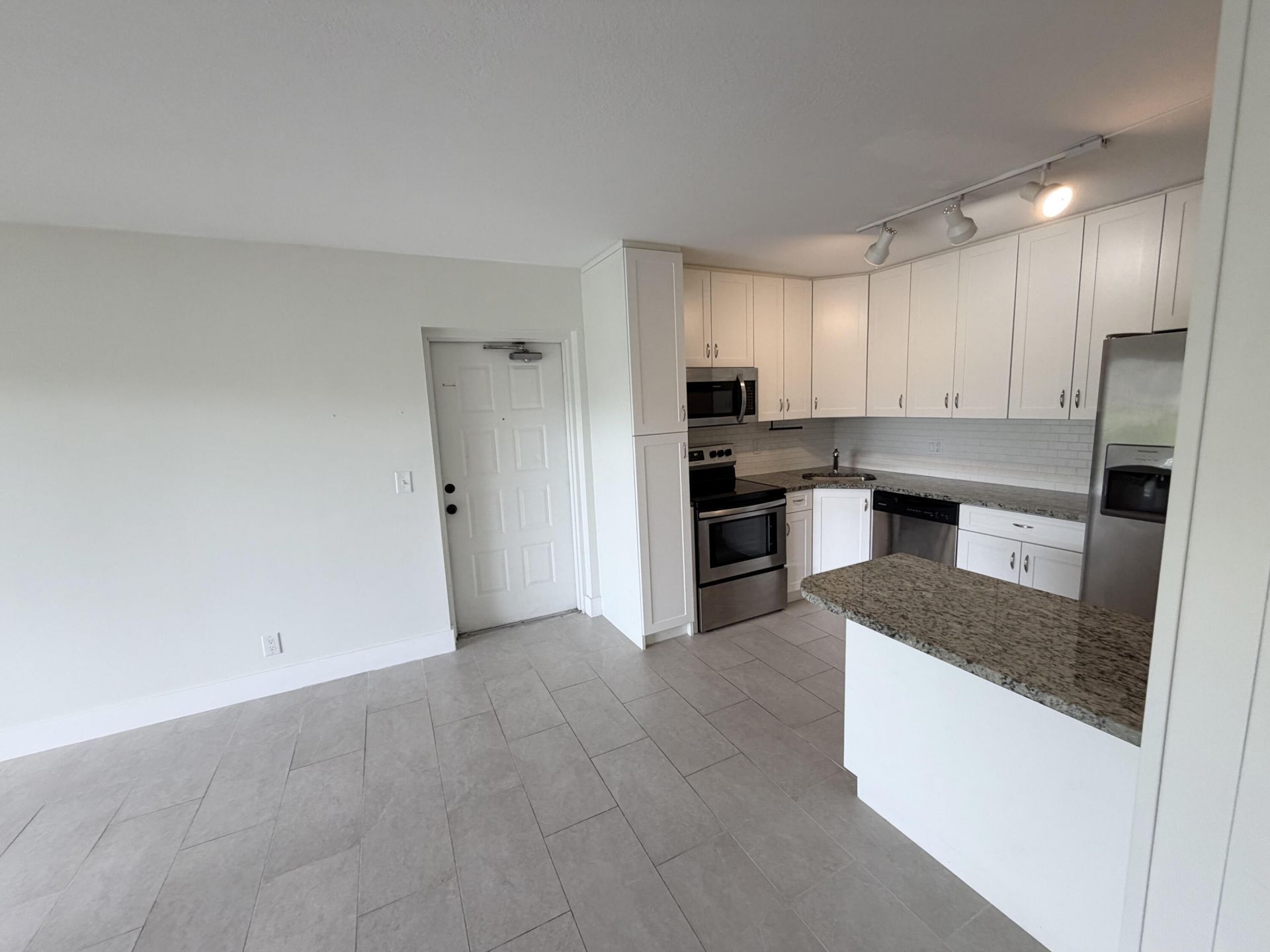 1112 Green Pine Boulevard, Unit F1, West Palm Beach, FL 33409 Photo