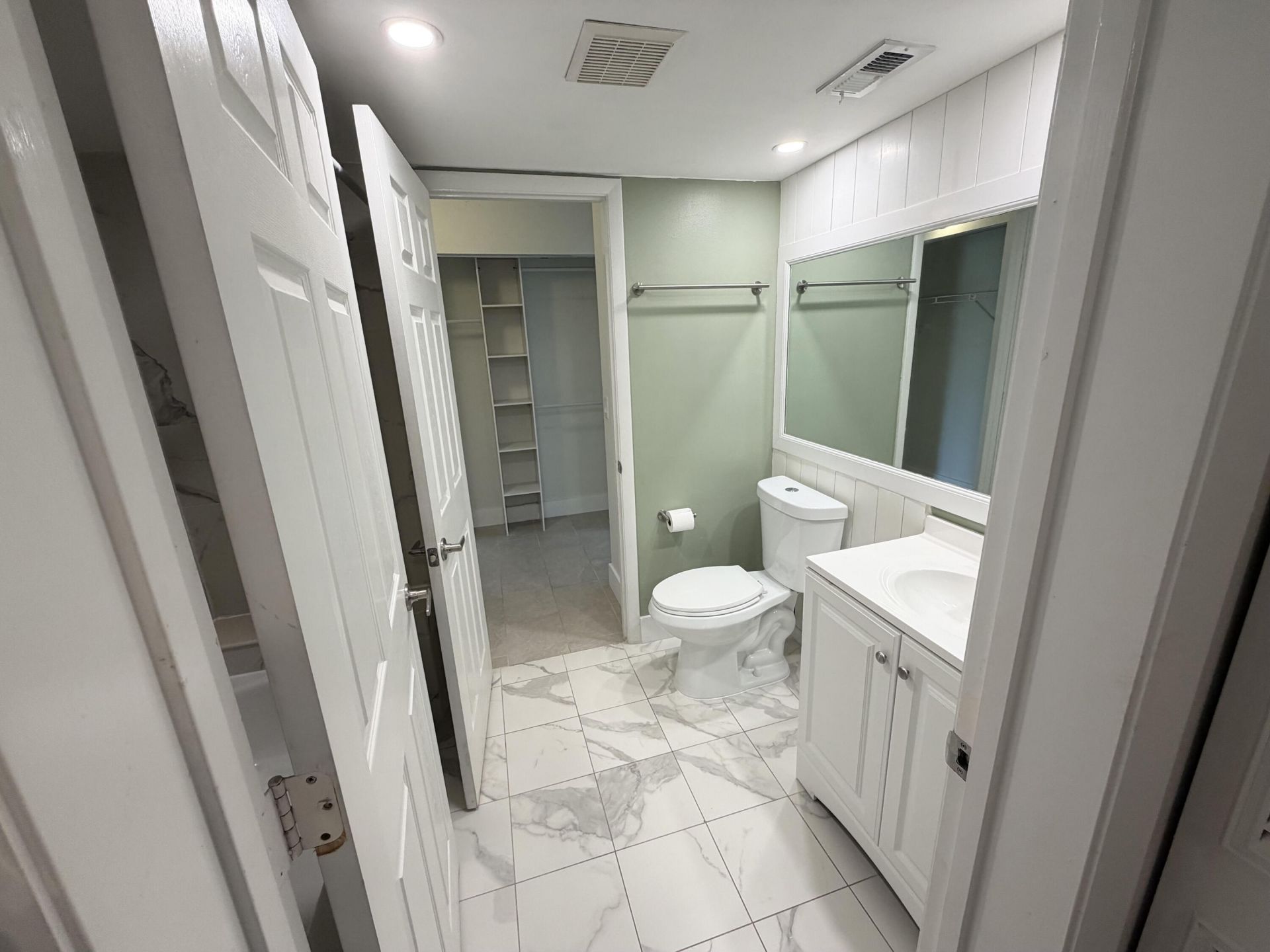 1112 Green Pine Boulevard, Unit F1, West Palm Beach, FL 33409 Photo