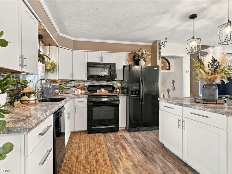 2818 Chippendale Street NW, Massillon, OH 44646 Photo 9