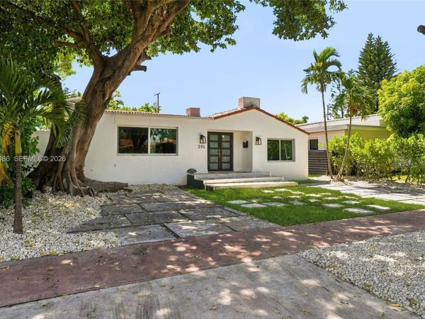 596 W 50th St , Miami Beach, FL 33140