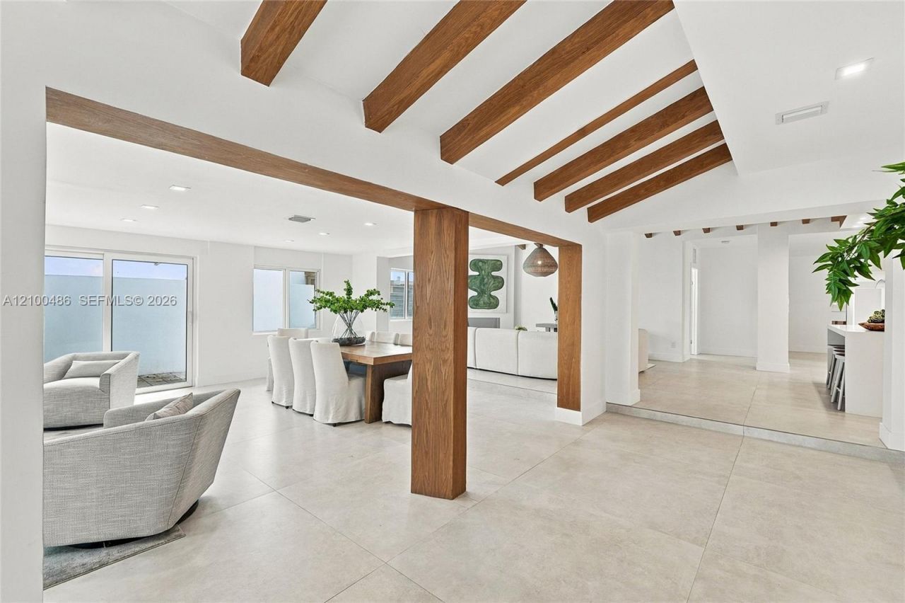 596 W 50th St , Miami Beach, FL 33140 Photo