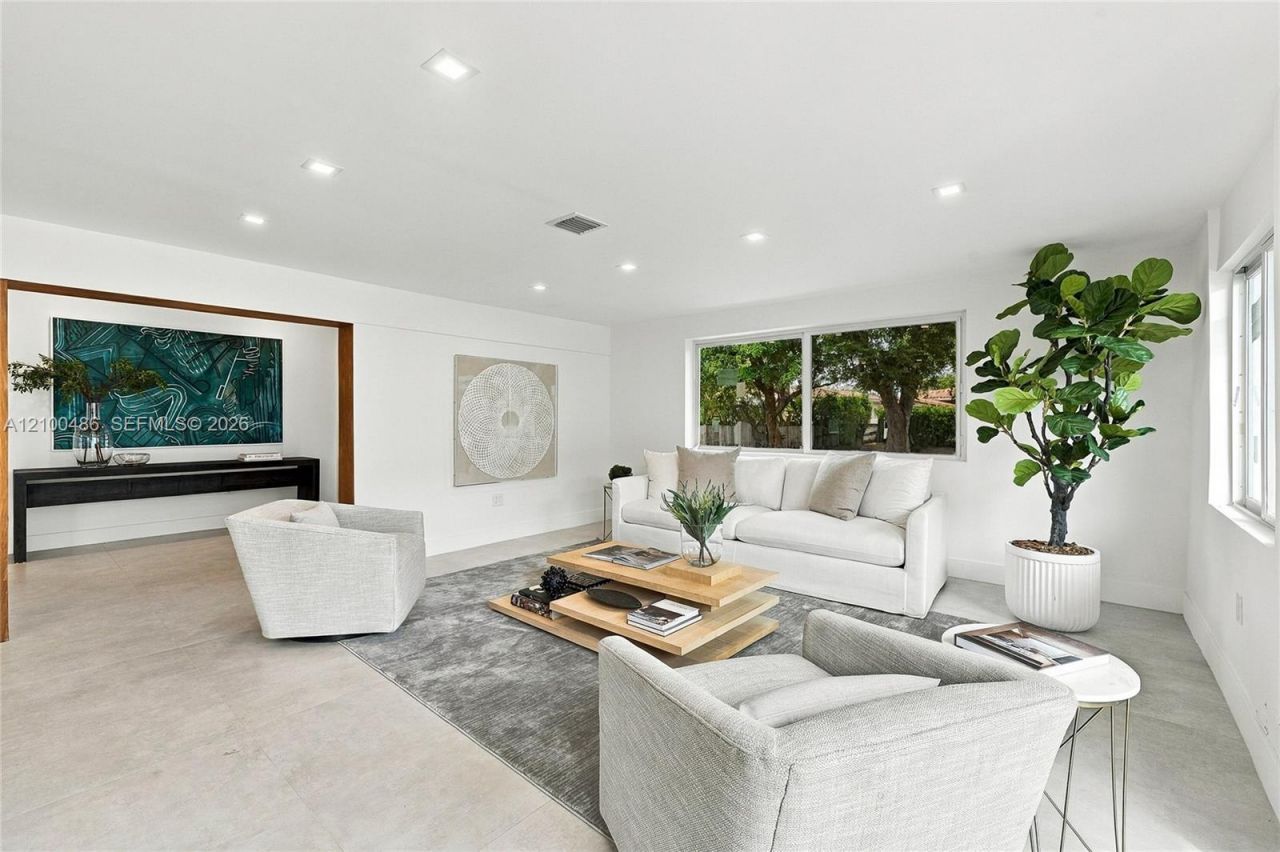 596 W 50th St , Miami Beach, FL 33140 Photo