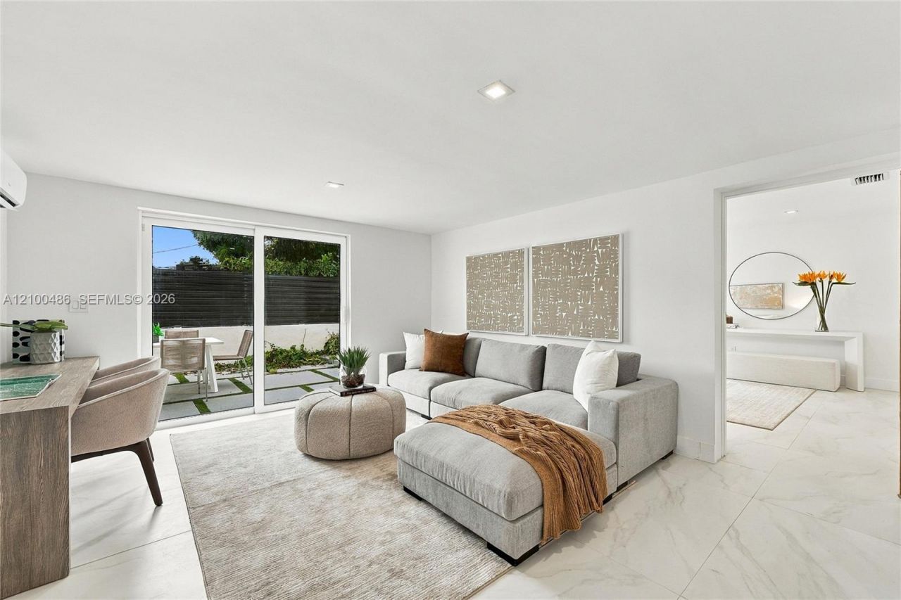 596 W 50th St , Miami Beach, FL 33140 Photo