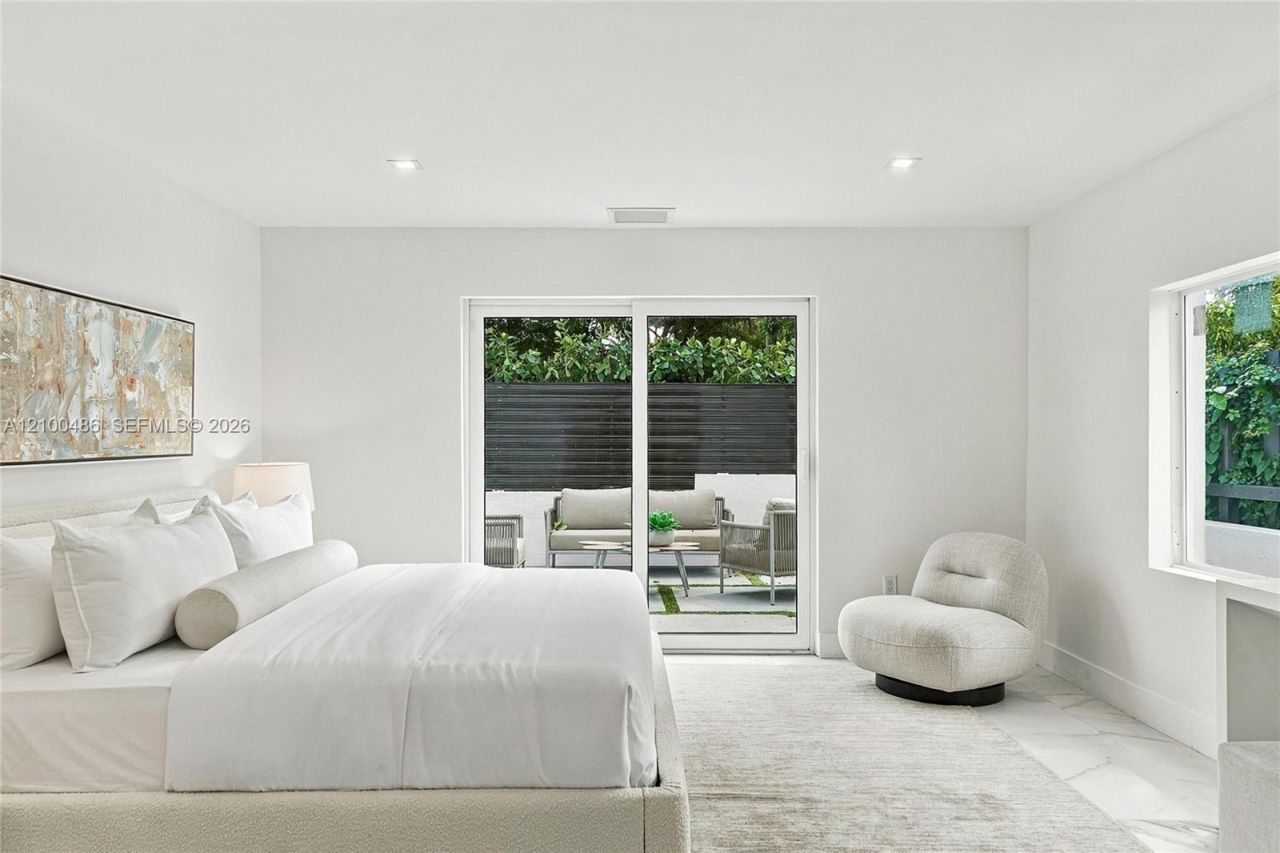 596 W 50th St , Miami Beach, FL 33140 Photo