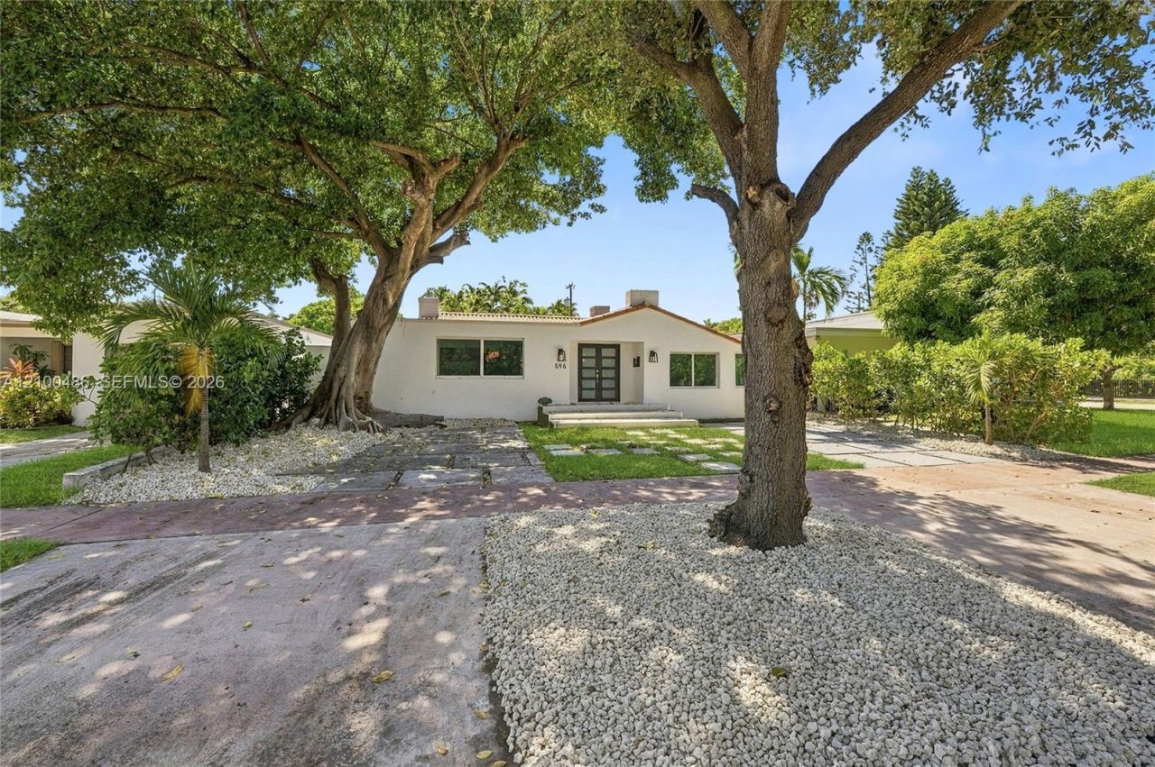 596 W 50th St , Miami Beach, FL 33140 Photo