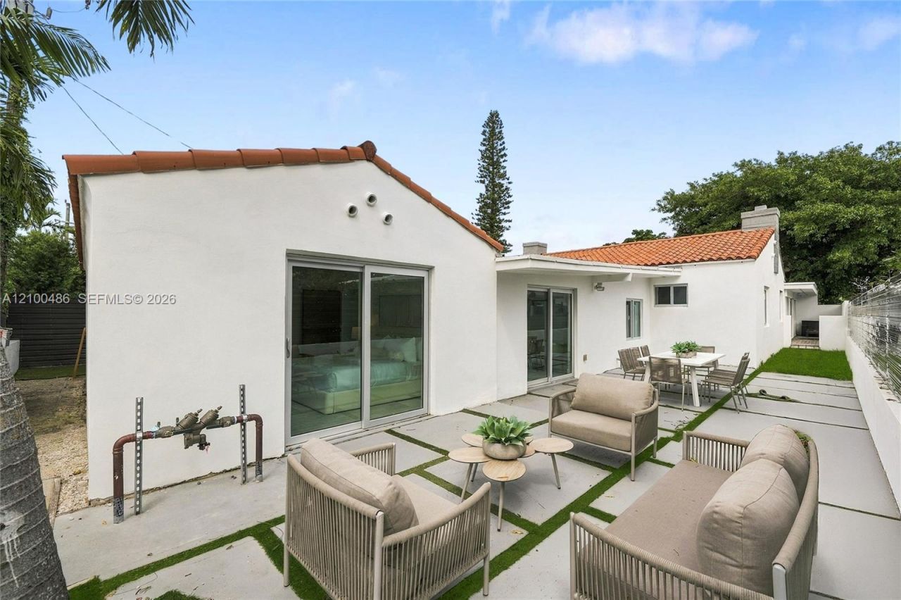 596 W 50th St , Miami Beach, FL 33140 Photo