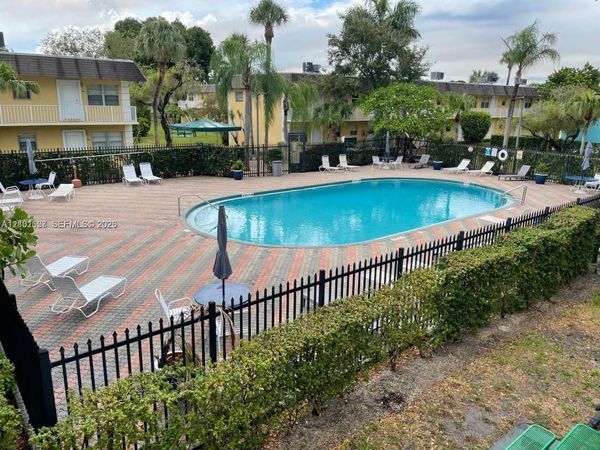 5162 NE 6th Ave, Unit 308, Oakland Park, FL 33334