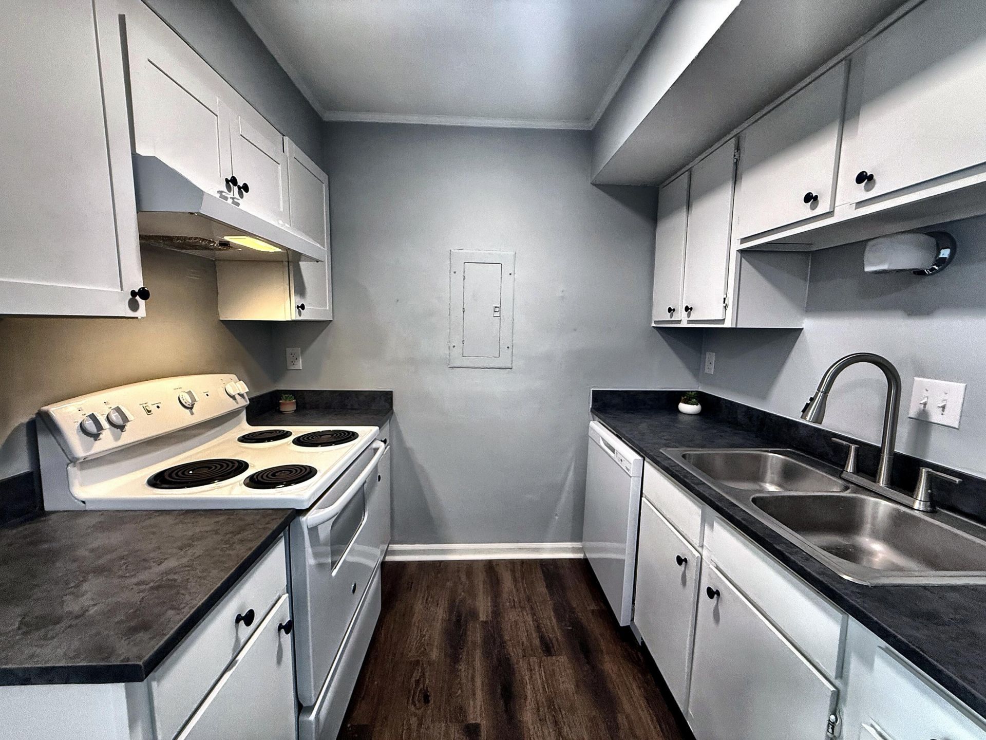 2494 Etiwan Avenue Photo 6