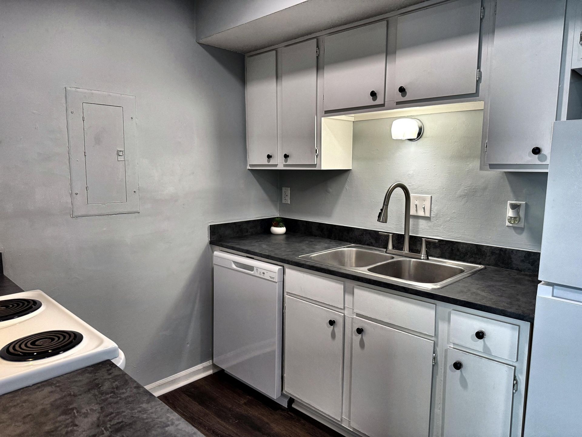 2494 Etiwan Avenue Photo 9