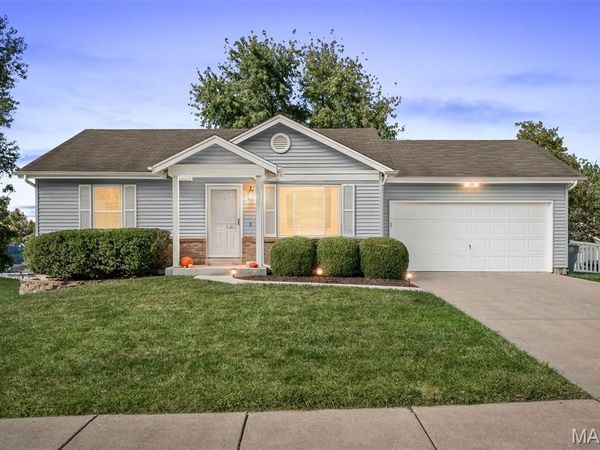 11 Mallard Pointe Drive, O'Fallon, MO 63368