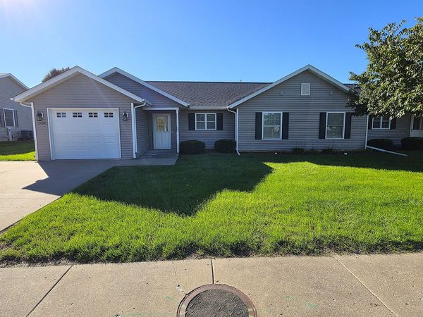 4504 N Fairmount Street , Davenport, IA 52806