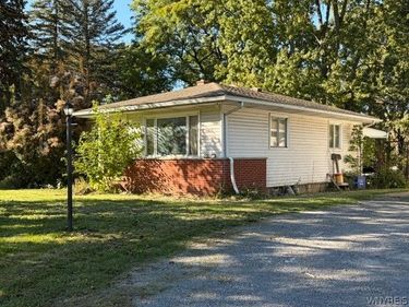 8435 Rochester Road, Gasport, NY 14067