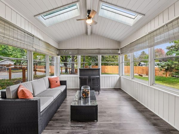 501 Laredo Lane, Chanhassen, MN 55317