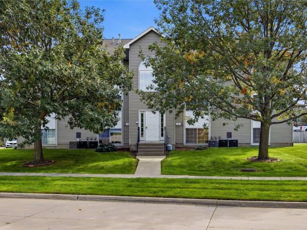 146 Elm Ridge Drive, North Liberty, IA 52317