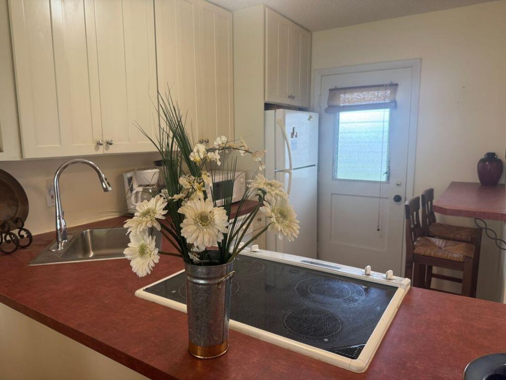 5401 NW 2nd Avenue, Unit Apt 127, Boca Raton, FL 33487 Photo