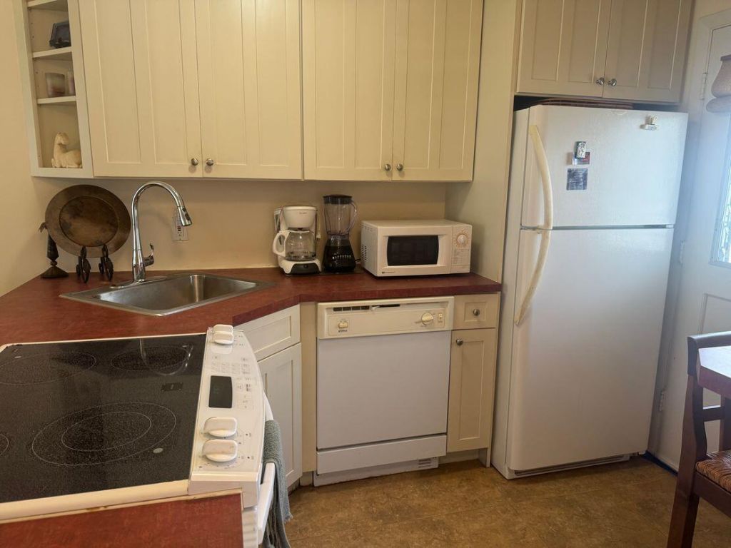 5401 NW 2nd Avenue, Unit Apt 127, Boca Raton, FL 33487 Photo