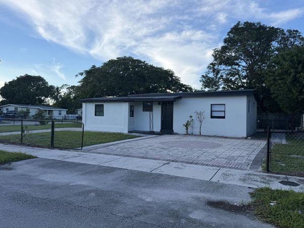 1721 NE 52ND Street, Pompano Beach, FL 33064