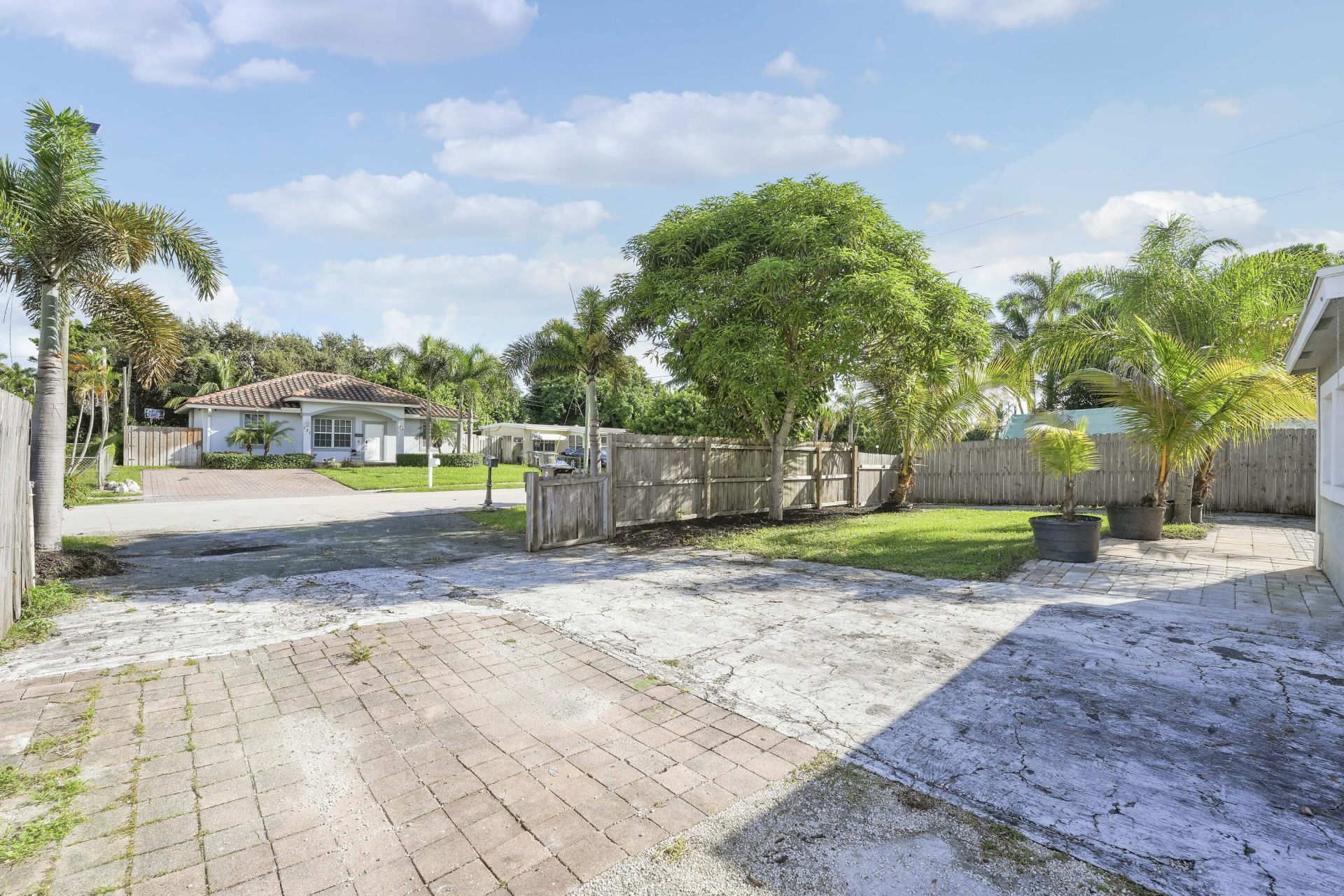 130 Plum Tree Drive, Lake Worth, FL 33462 Photo