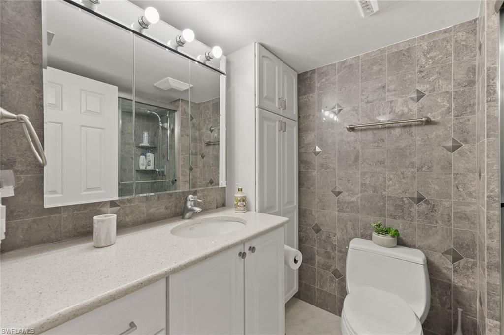 2880 Gulf Shore Blvd N, Unit 410, Naples, FL 34103 Photo