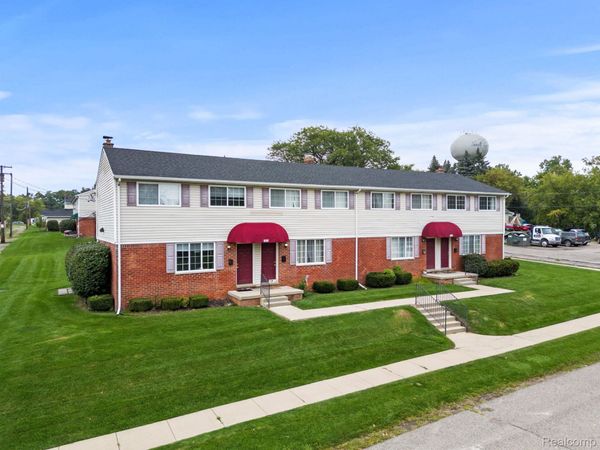 425 Donavan Street, South Lyon, Mi 48178