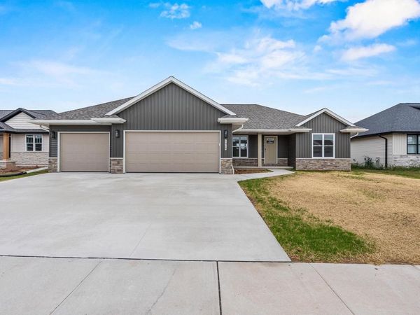 1418 DIVINITY DRIVE, De Pere, WI 54115