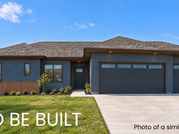 7027 Black Oak Drive, Bettendorf, IA 52722
