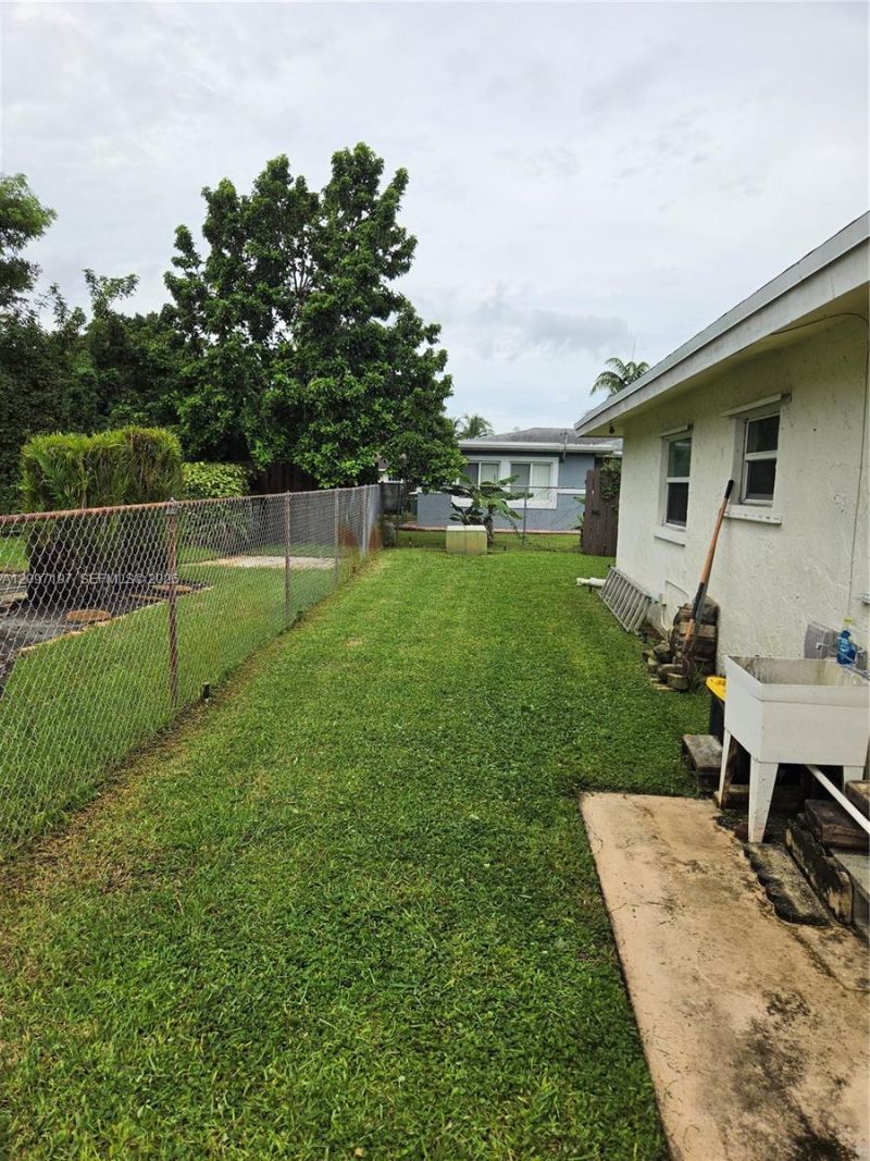 8107 NW 74th Ave , Tamarac, FL 33321 Photo