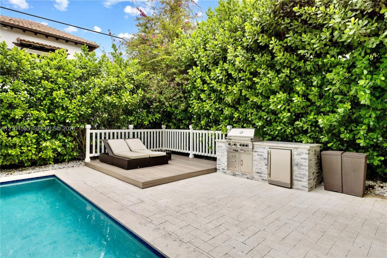 705 Madeira Ave , Coral Gables, FL 33134 Photo