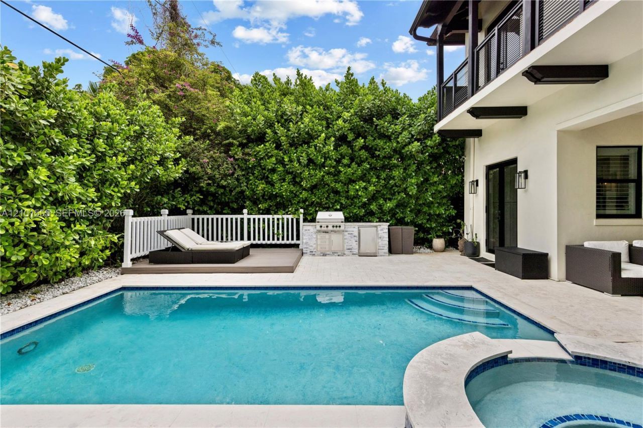 705 Madeira Ave , Coral Gables, FL 33134 Photo