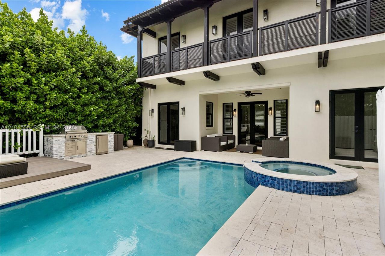705 Madeira Ave , Coral Gables, FL 33134 Photo