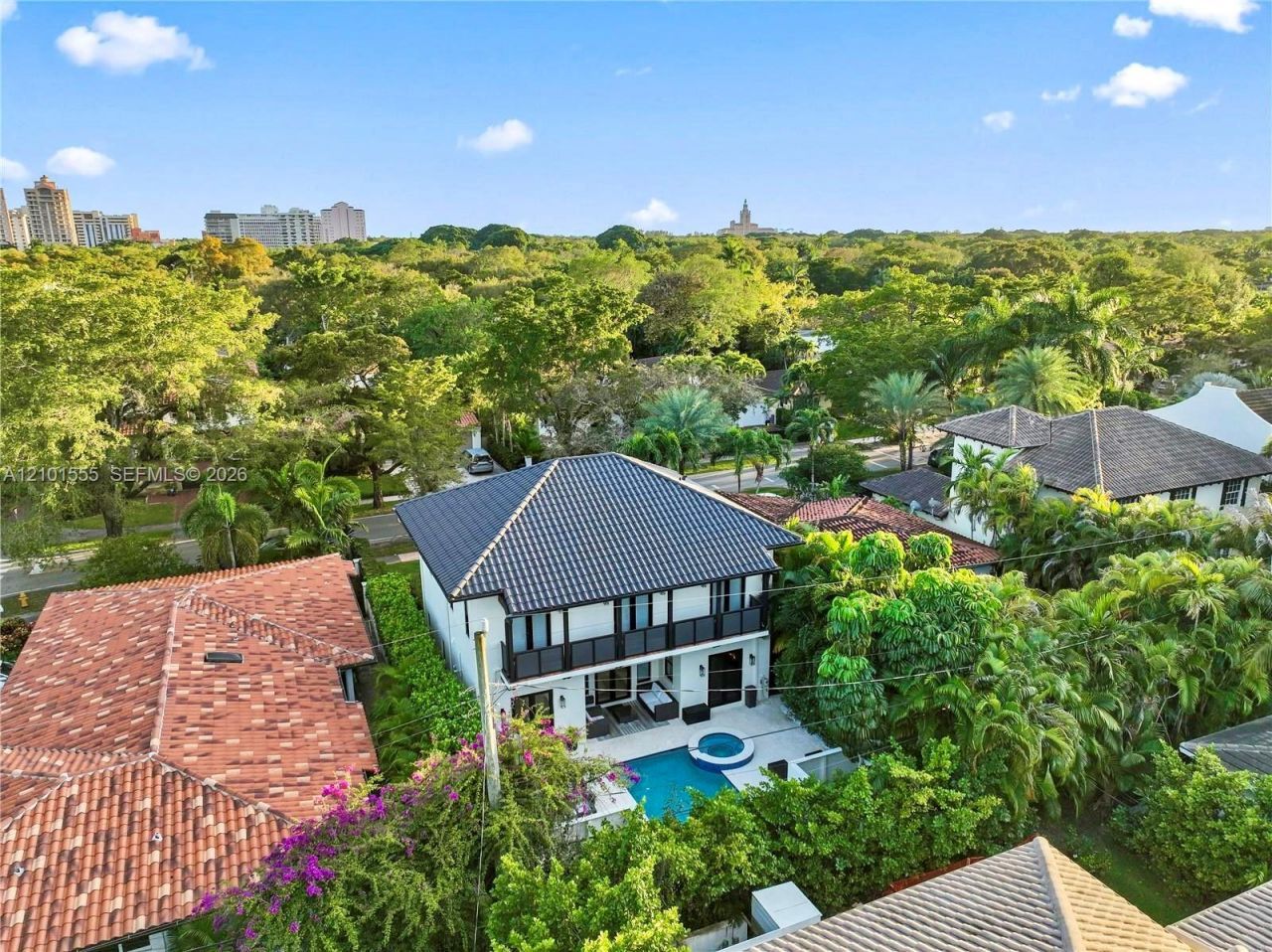 705 Madeira Ave , Coral Gables, FL 33134 Photo