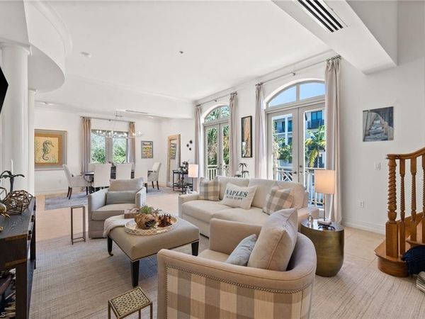 380 10TH ST S, Unit 202, NAPLES, FL 34102