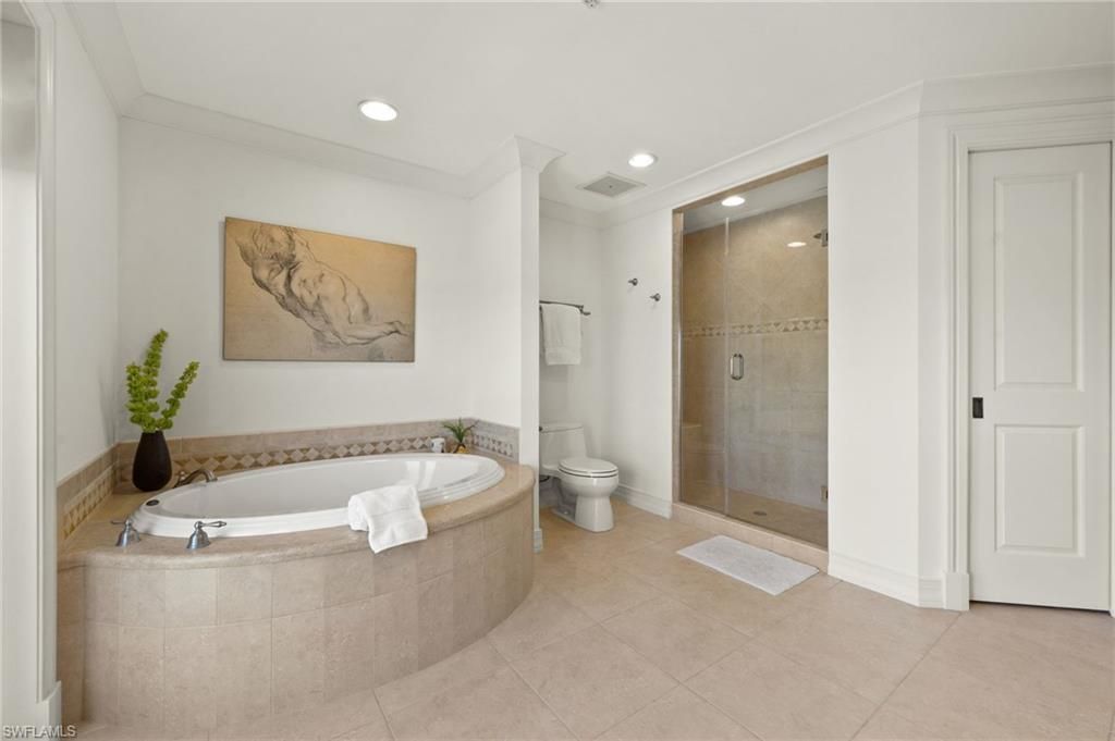 380 10th St S, Unit 202, Naples, FL 34102 Photo
