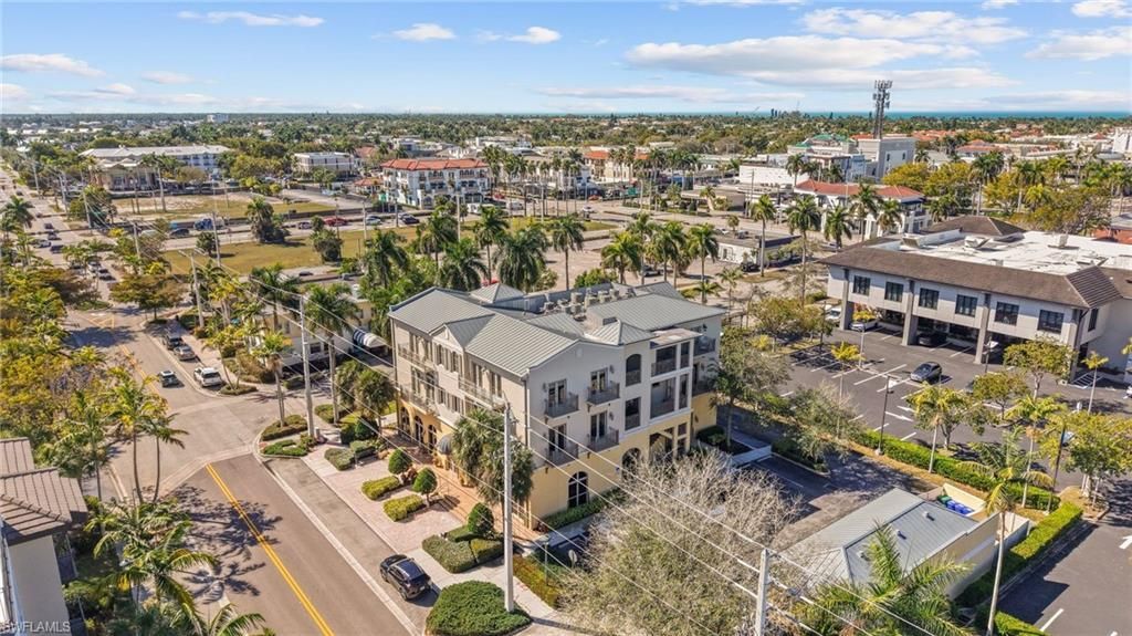 380 10th St S, Unit 202, Naples, FL 34102 Photo