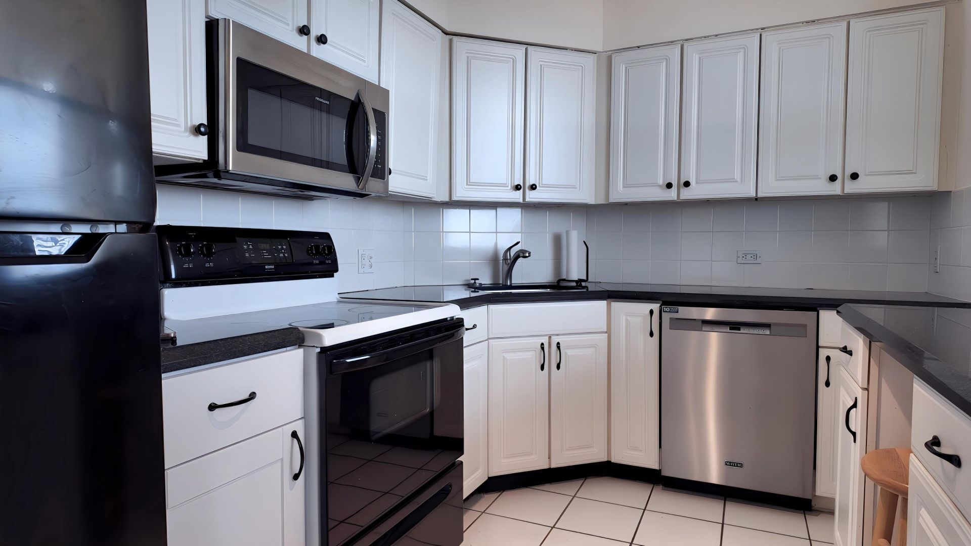130 Lakeshore Drive, Unit 821, North Palm Beach, FL 33408 Photo