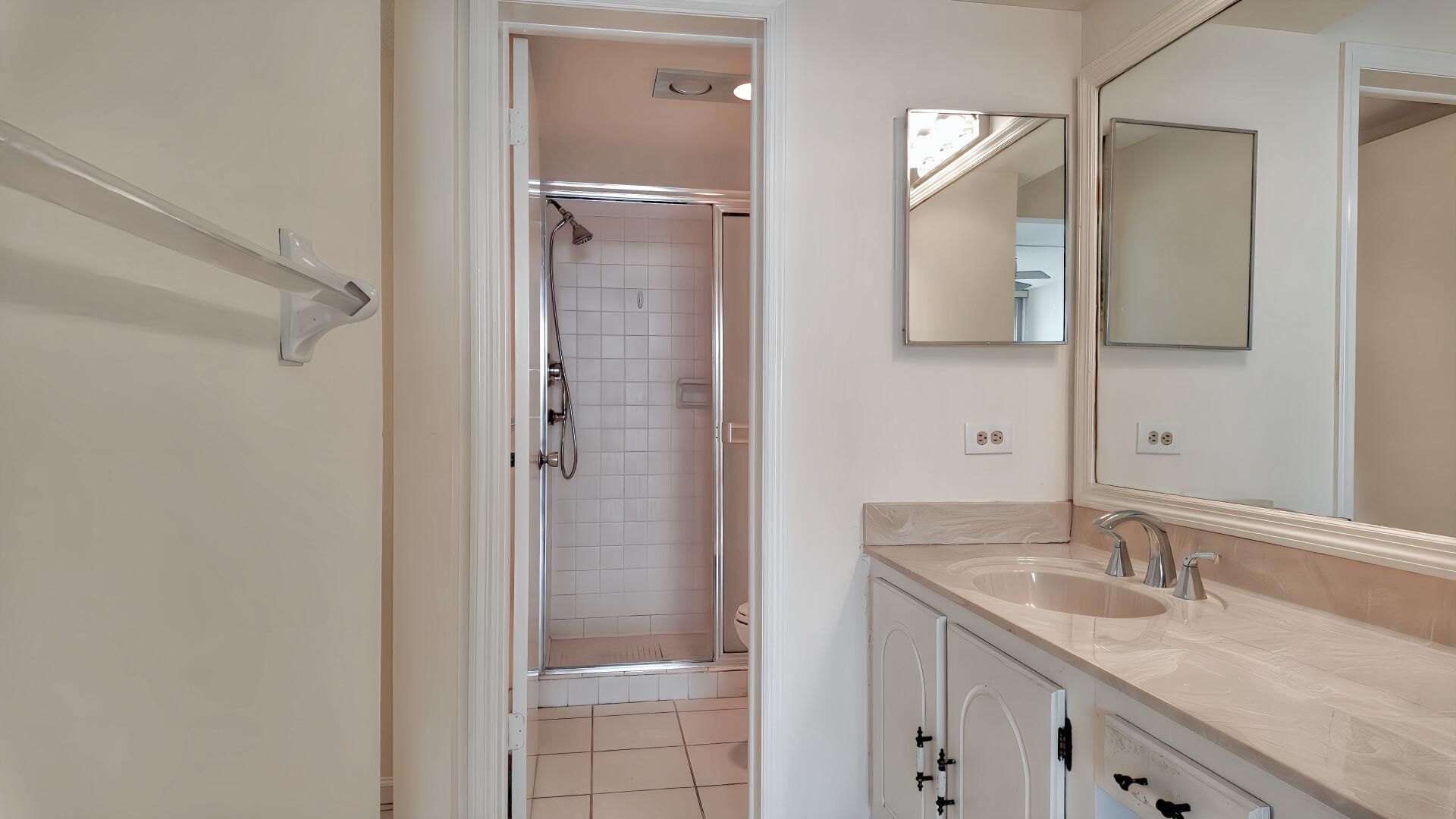 130 Lakeshore Drive, Unit 821, North Palm Beach, FL 33408 Photo
