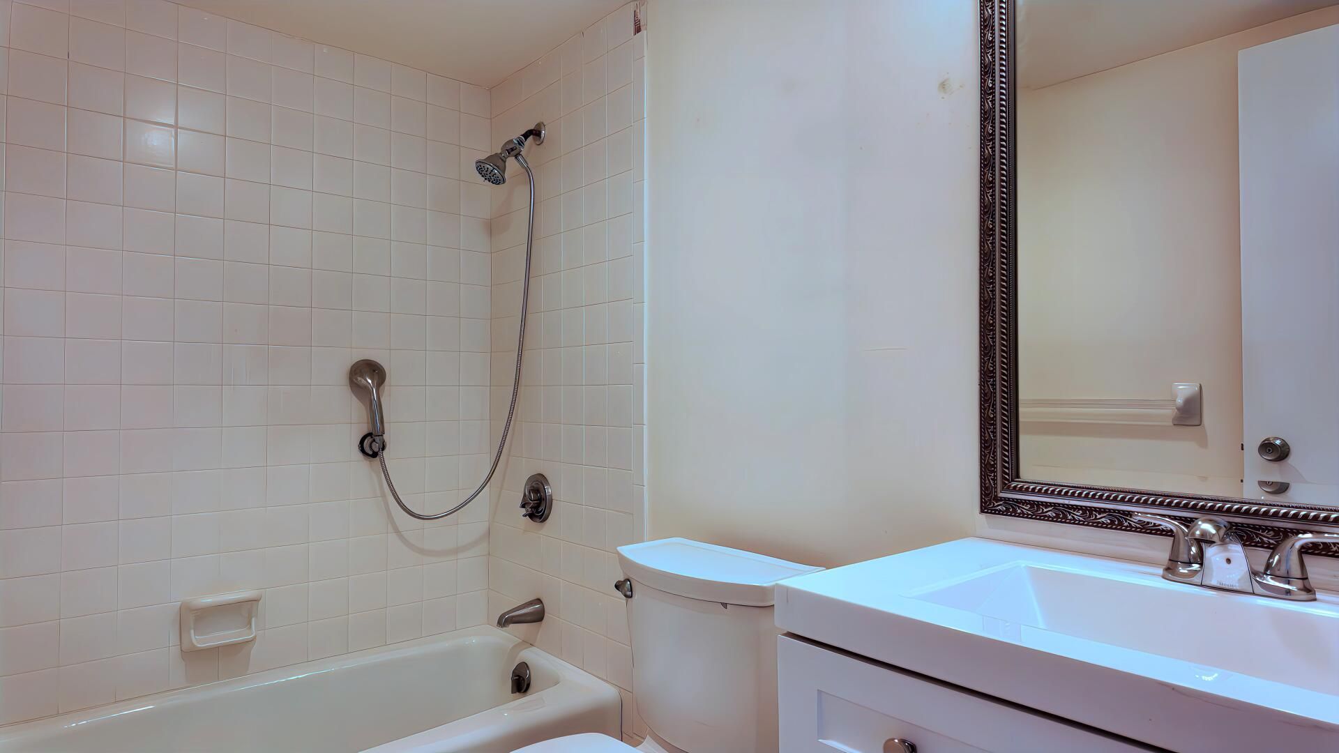 130 Lakeshore Drive, Unit 821, North Palm Beach, FL 33408 Photo