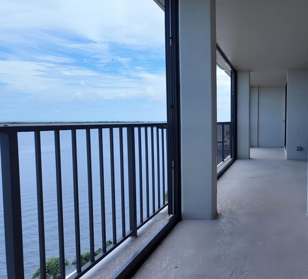 130 Lakeshore Drive, Unit 821, North Palm Beach, FL 33408 Photo