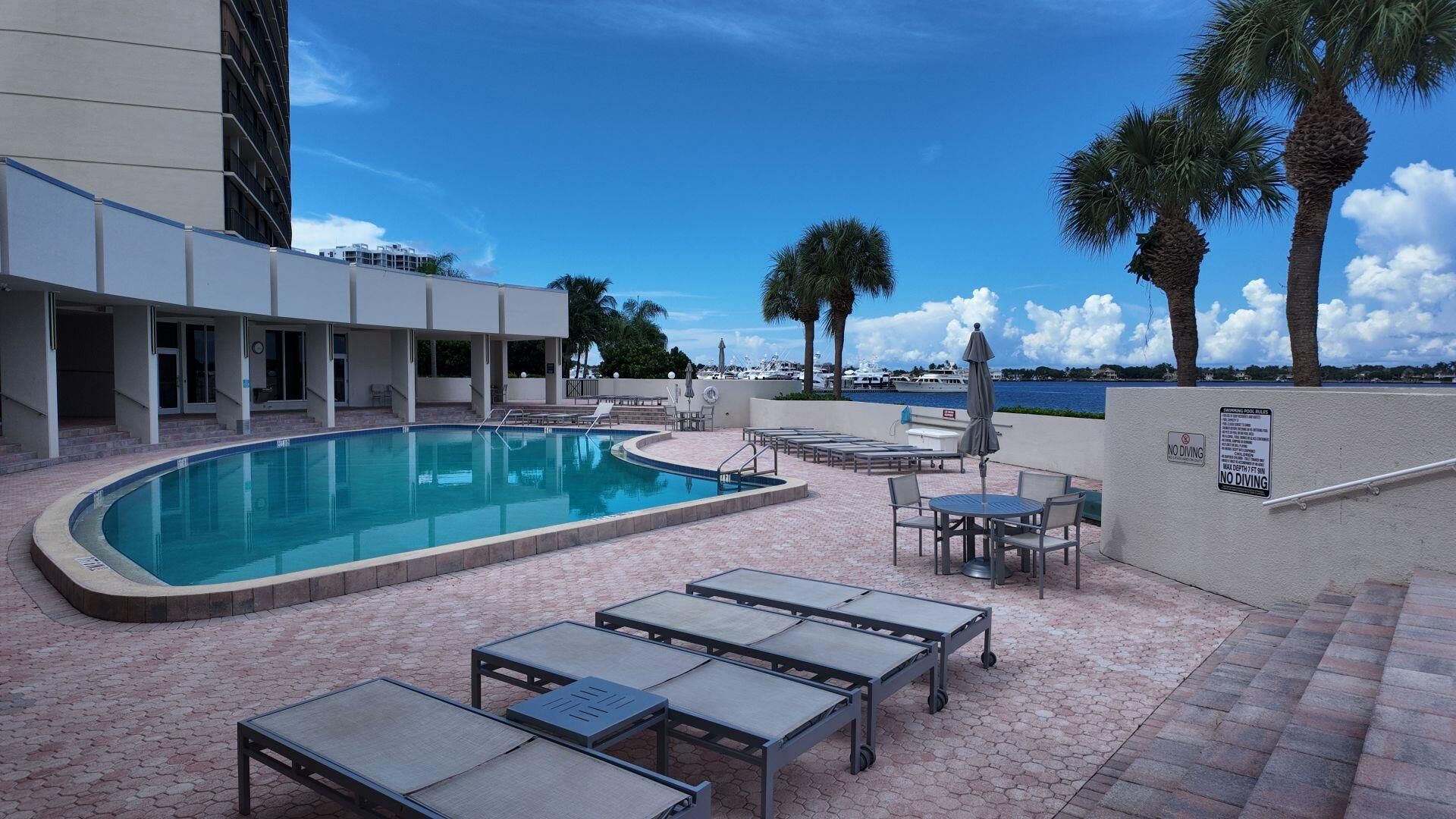 130 Lakeshore Drive, Unit 821, North Palm Beach, FL 33408 Photo