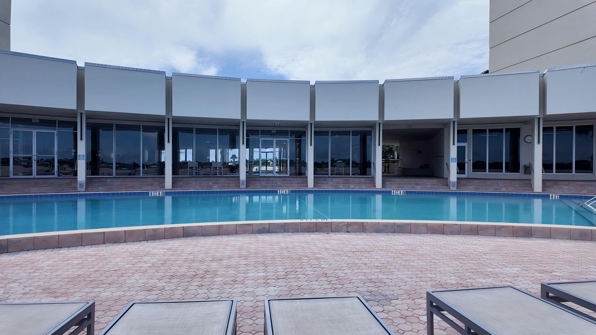 130 Lakeshore Drive, Unit 821, North Palm Beach, FL 33408 Photo