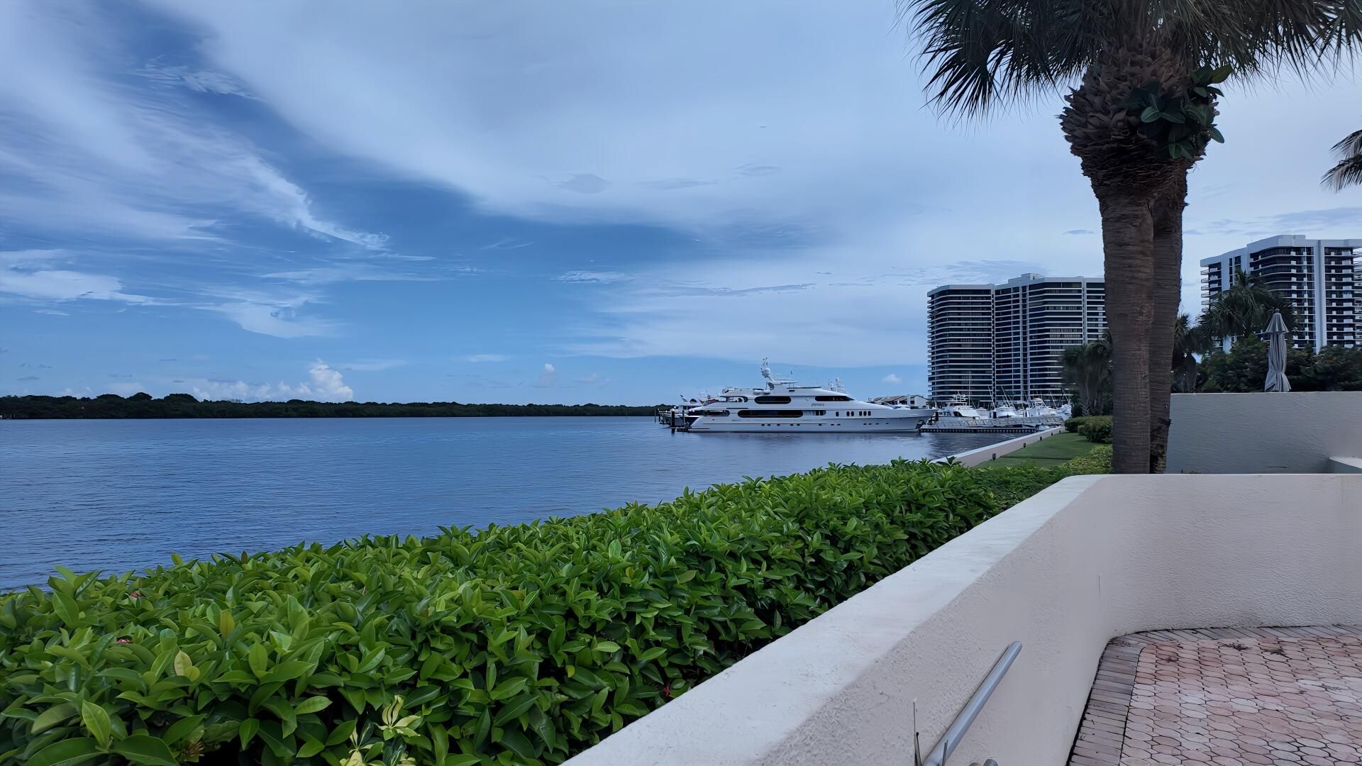 130 Lakeshore Drive, Unit 821, North Palm Beach, FL 33408 Photo