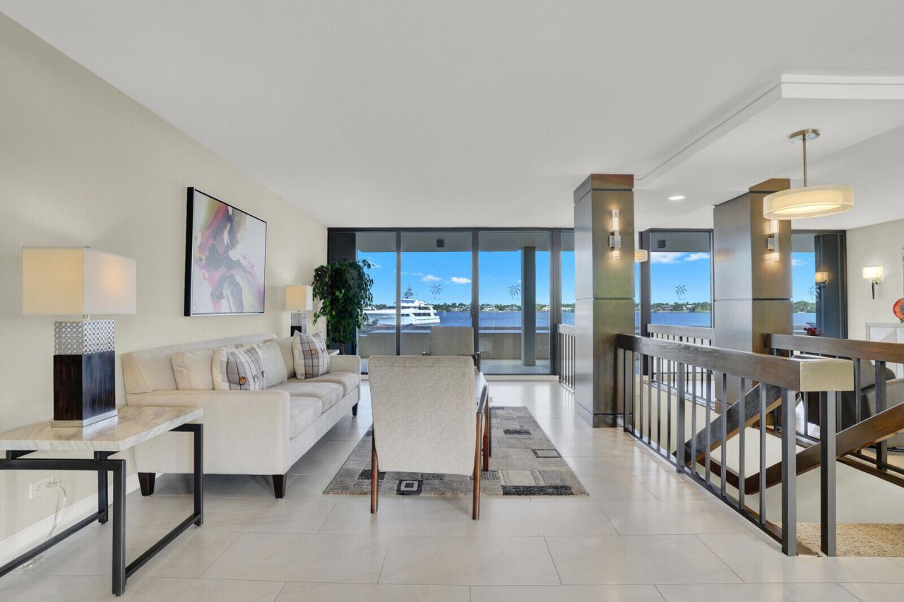 130 Lakeshore Drive, Unit 821, North Palm Beach, FL 33408 Photo